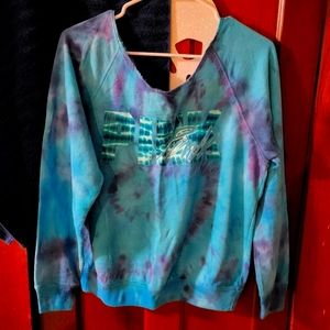 Vs pink rare tie dye open neck sweatshirt.